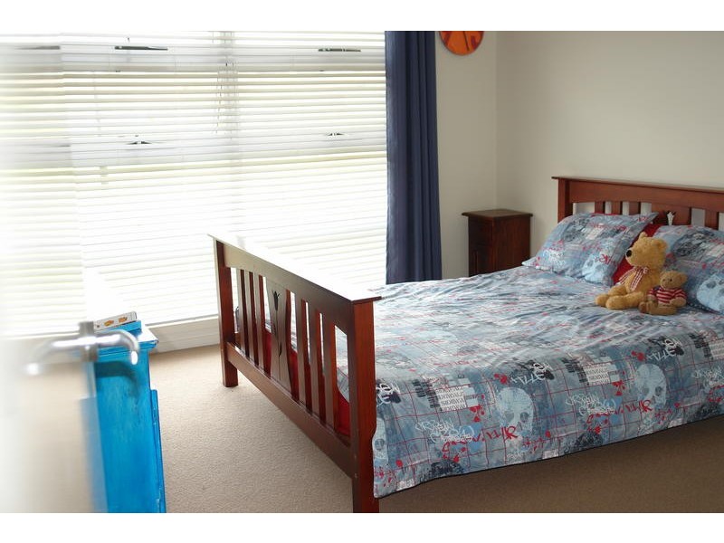 4 Kauri Pine Close, Moggill QLD 4070